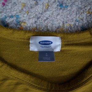 Long sleeve Old Navy shirt.